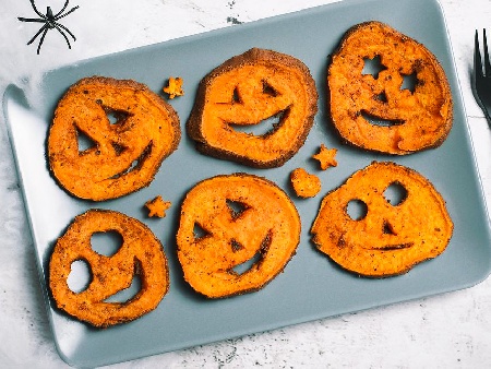 Печени сладки картофи с канела – забавна есенна гарнитура за Хелоуин - снимка на рецептата